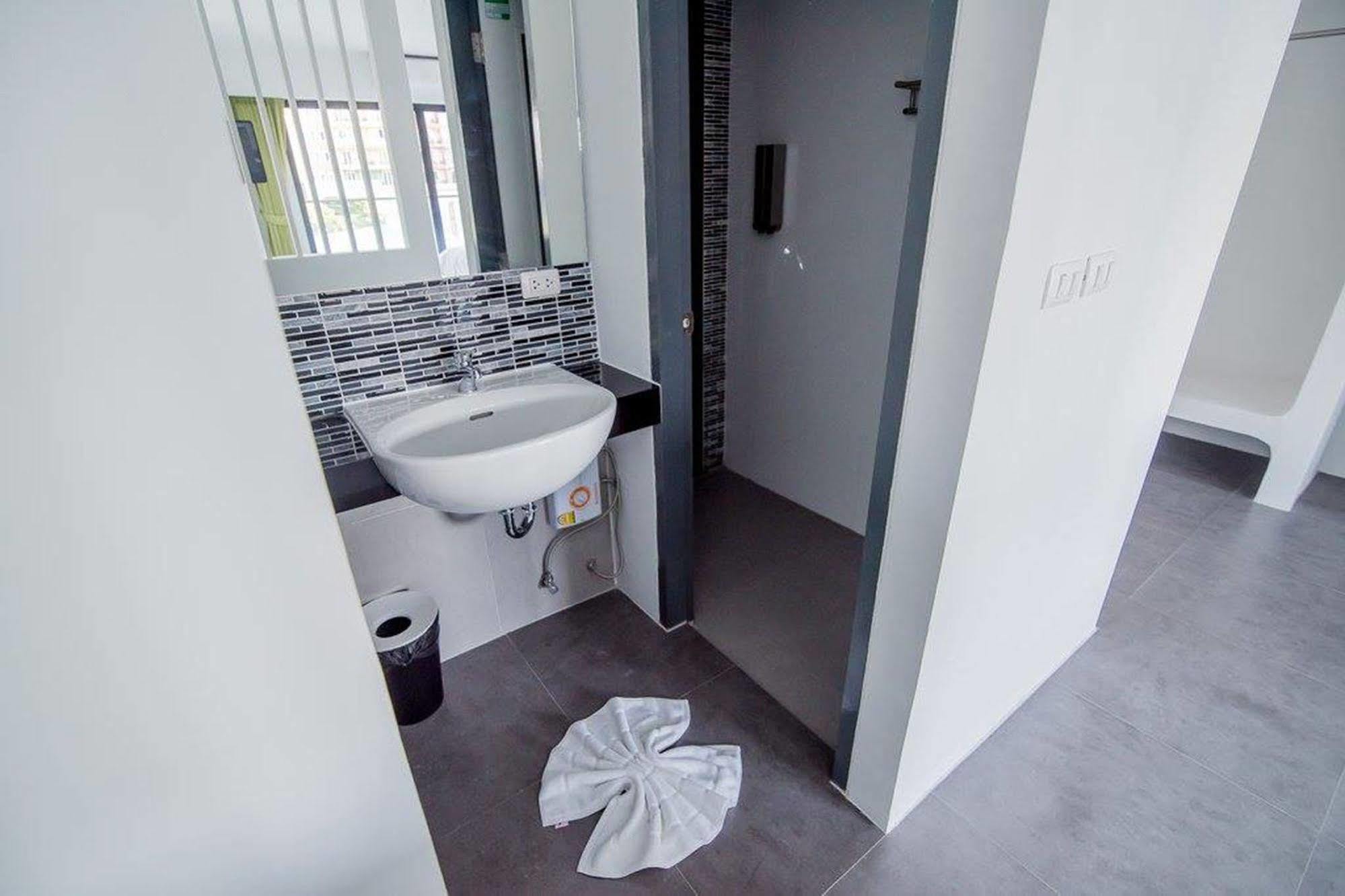 Panitar Haus Hotell Chonburi Eksteriør bilde